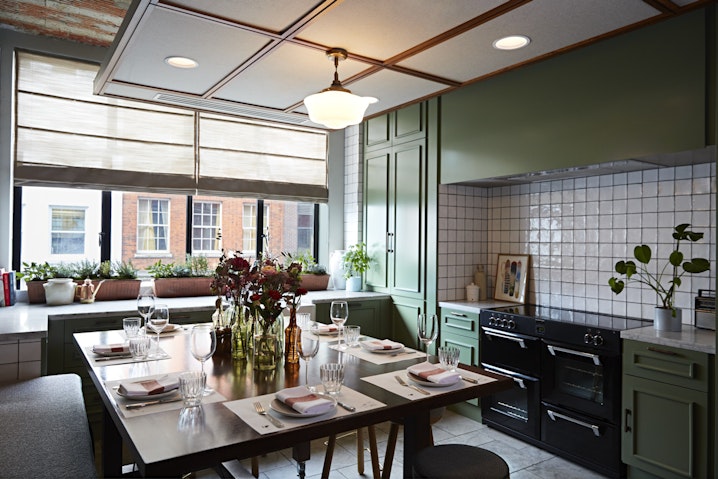 Mortimer House - Kitchen Table image 1