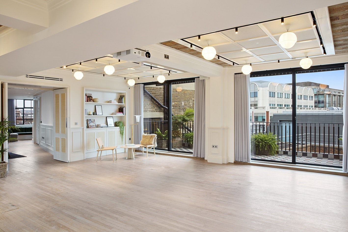 Mortimer House - Loft and Gallery image 1