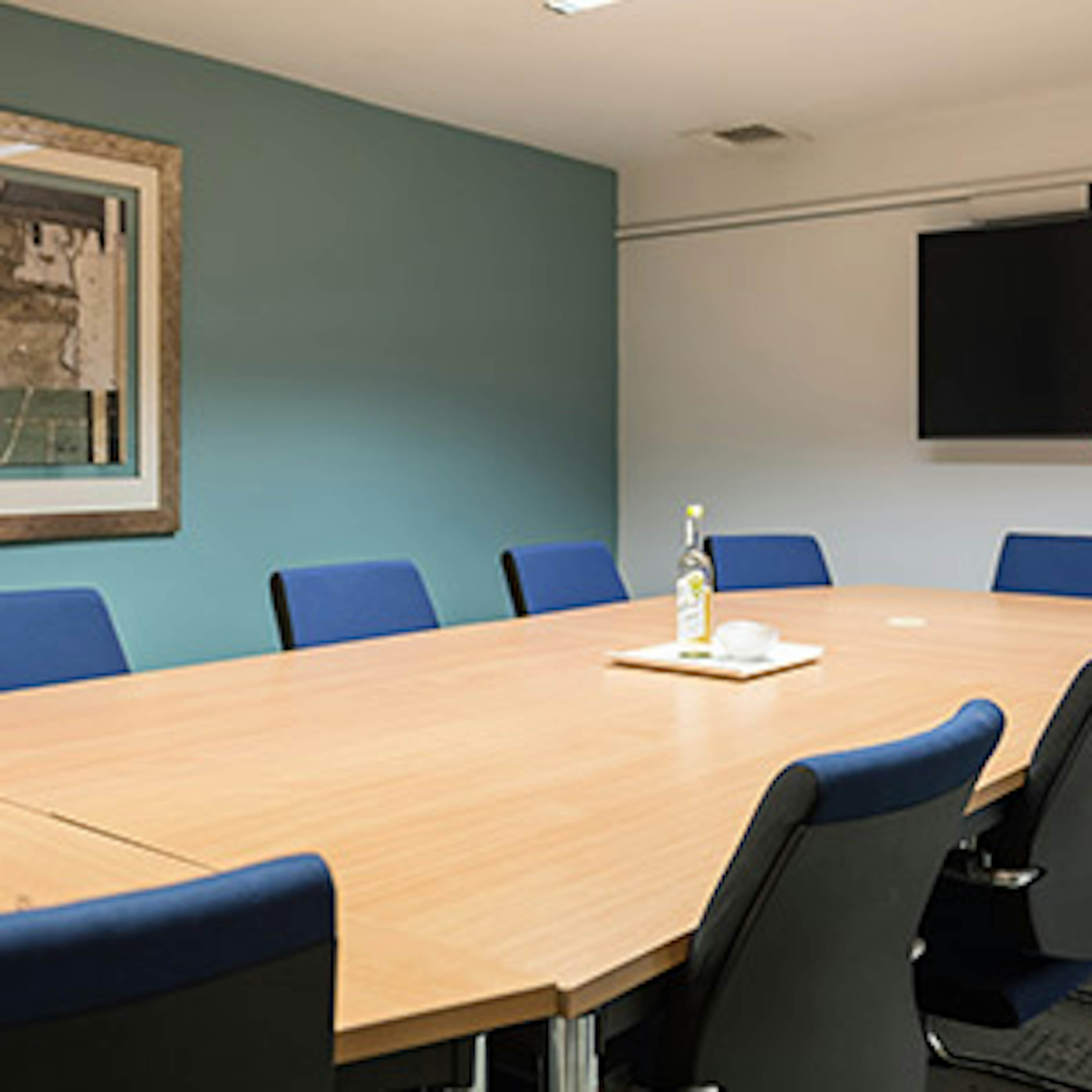 Burleigh Court Conference Centre and Hotel - Small training and meeting rooms image 2