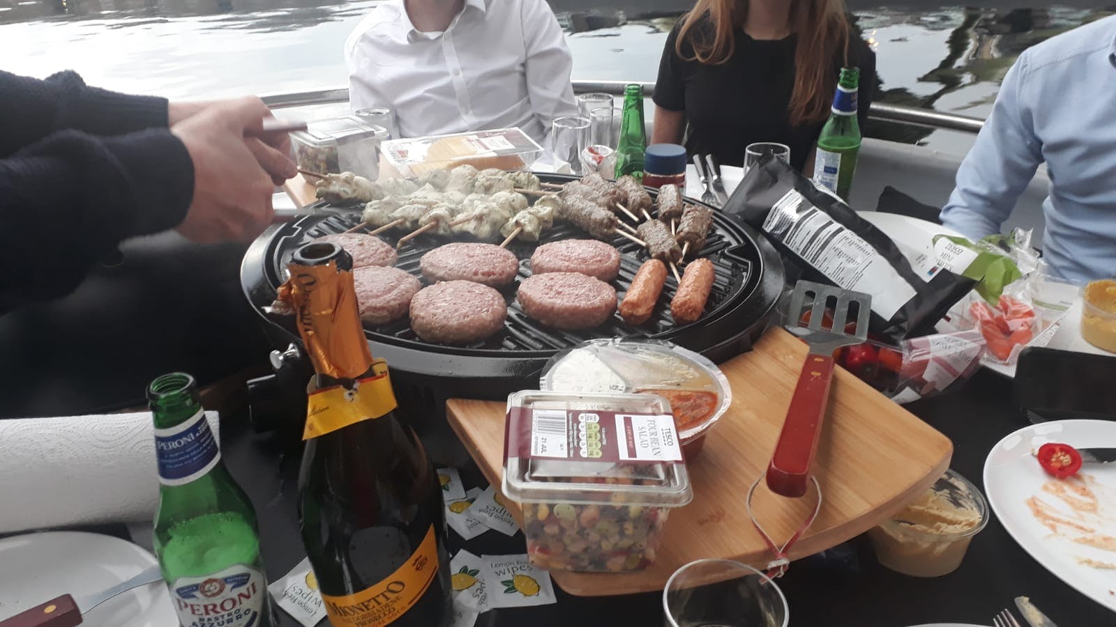 BBQ Boat Dining Skuna BBQ Boat