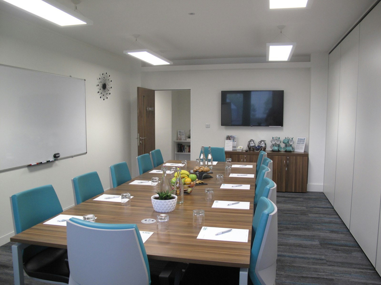 UBC Brentford - The Mille - Manor Suite image 1