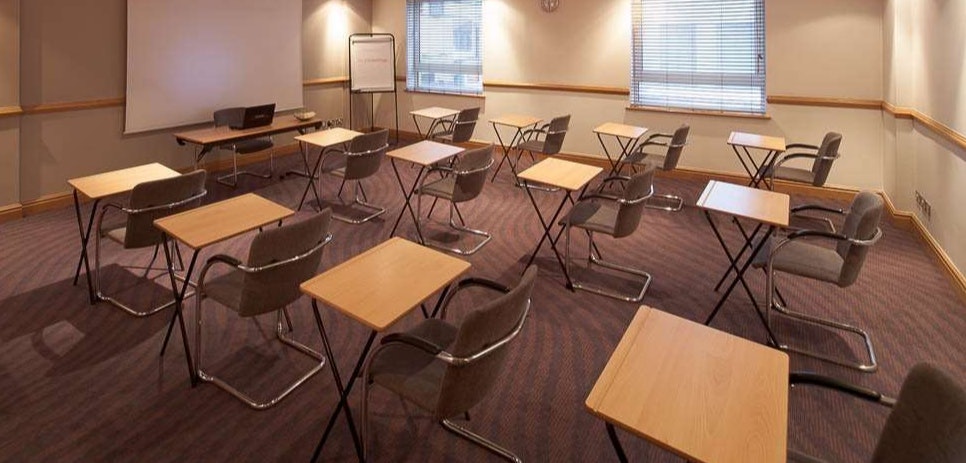 Jury's Inn Glasgow - Rooms 101, 103, 104, 105, 106, 107, 108 & 110 image 1
