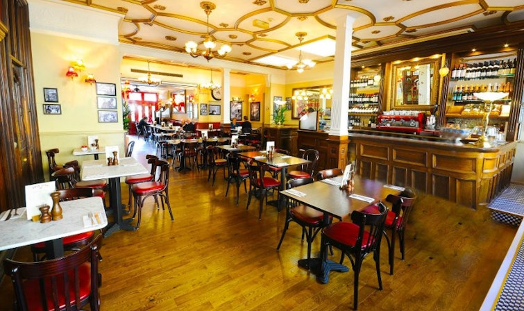 Café Rouge Bury St Edmunds - Whole Venue image 3