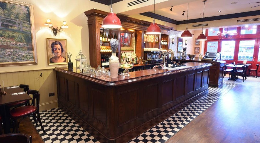 Historic Venues in Manchester - Café Rouge Salford Quays