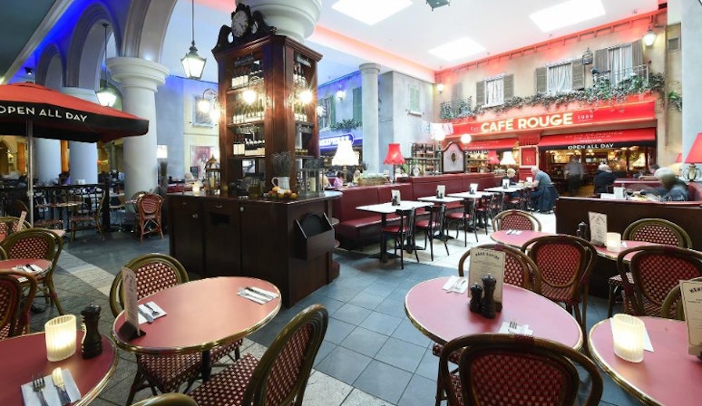 Café Rouge Trafford - Whole Venue image 3