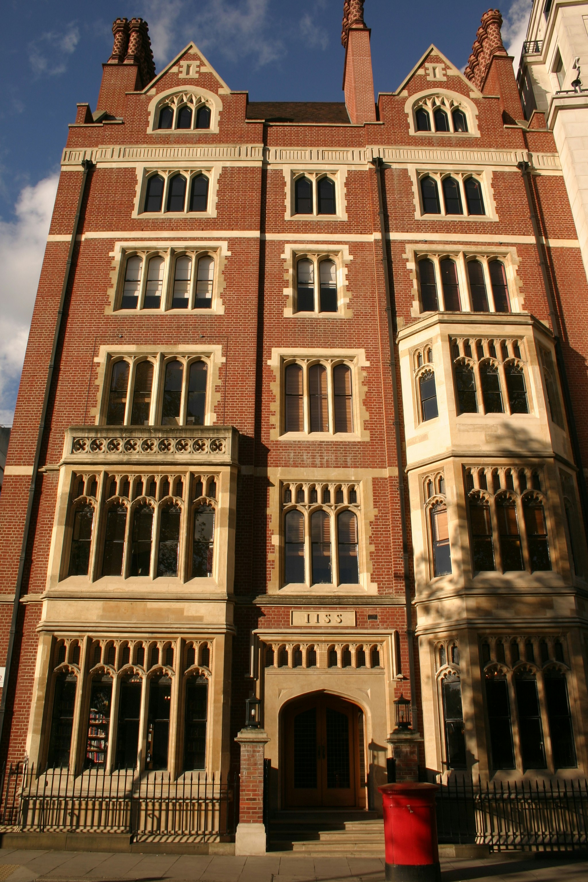 Arundel House - Thames Room image 2