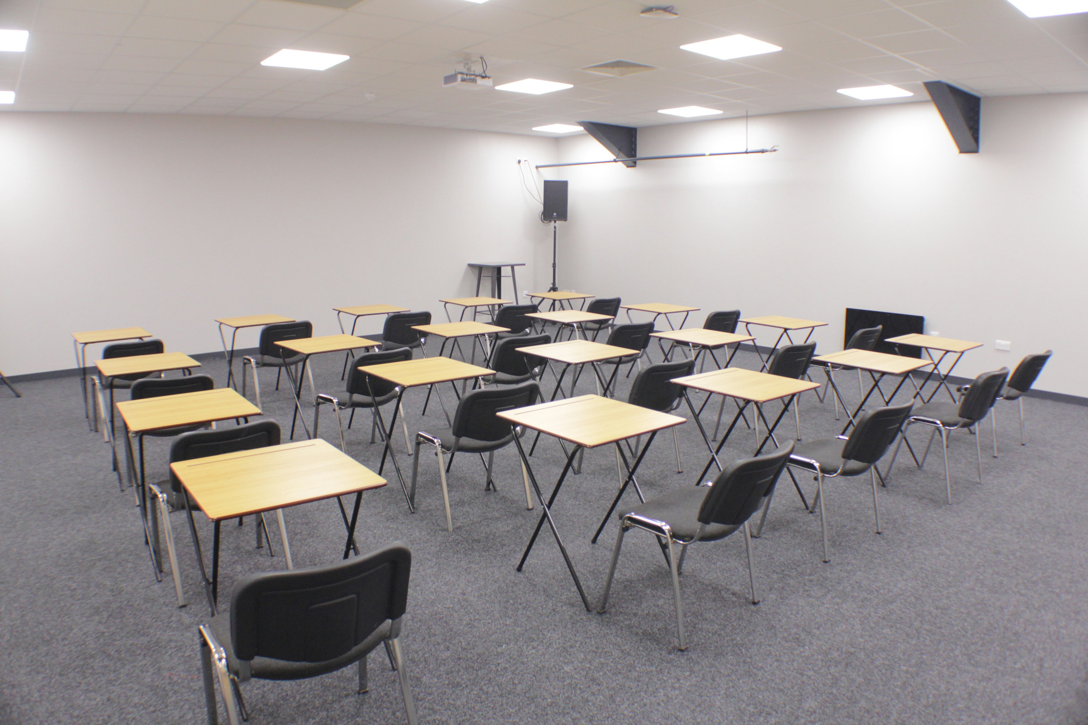 !Audacious Conferencing - Room 5 image 4