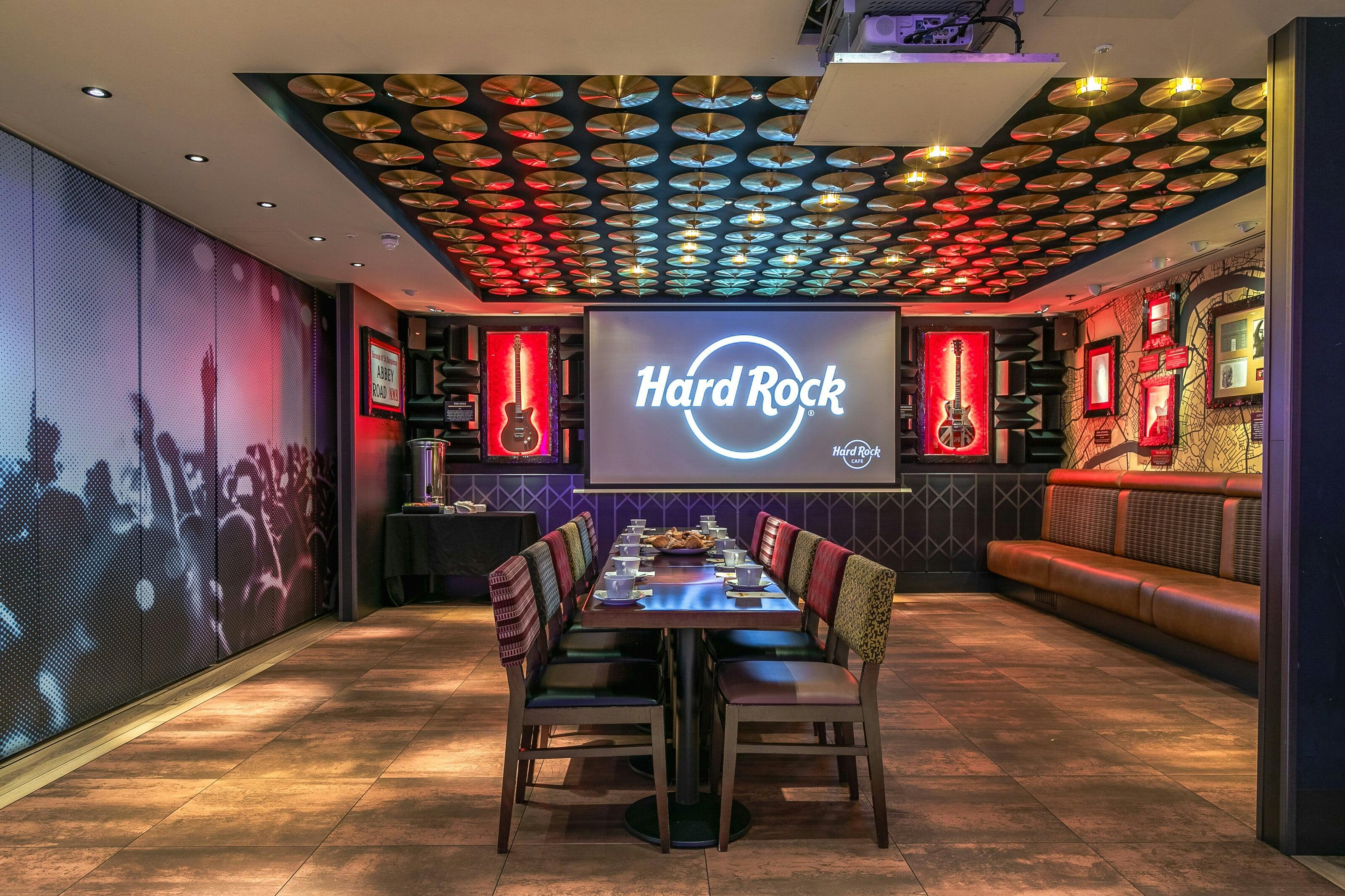 Hard Rock Cafe Piccadilly Circus - image 3