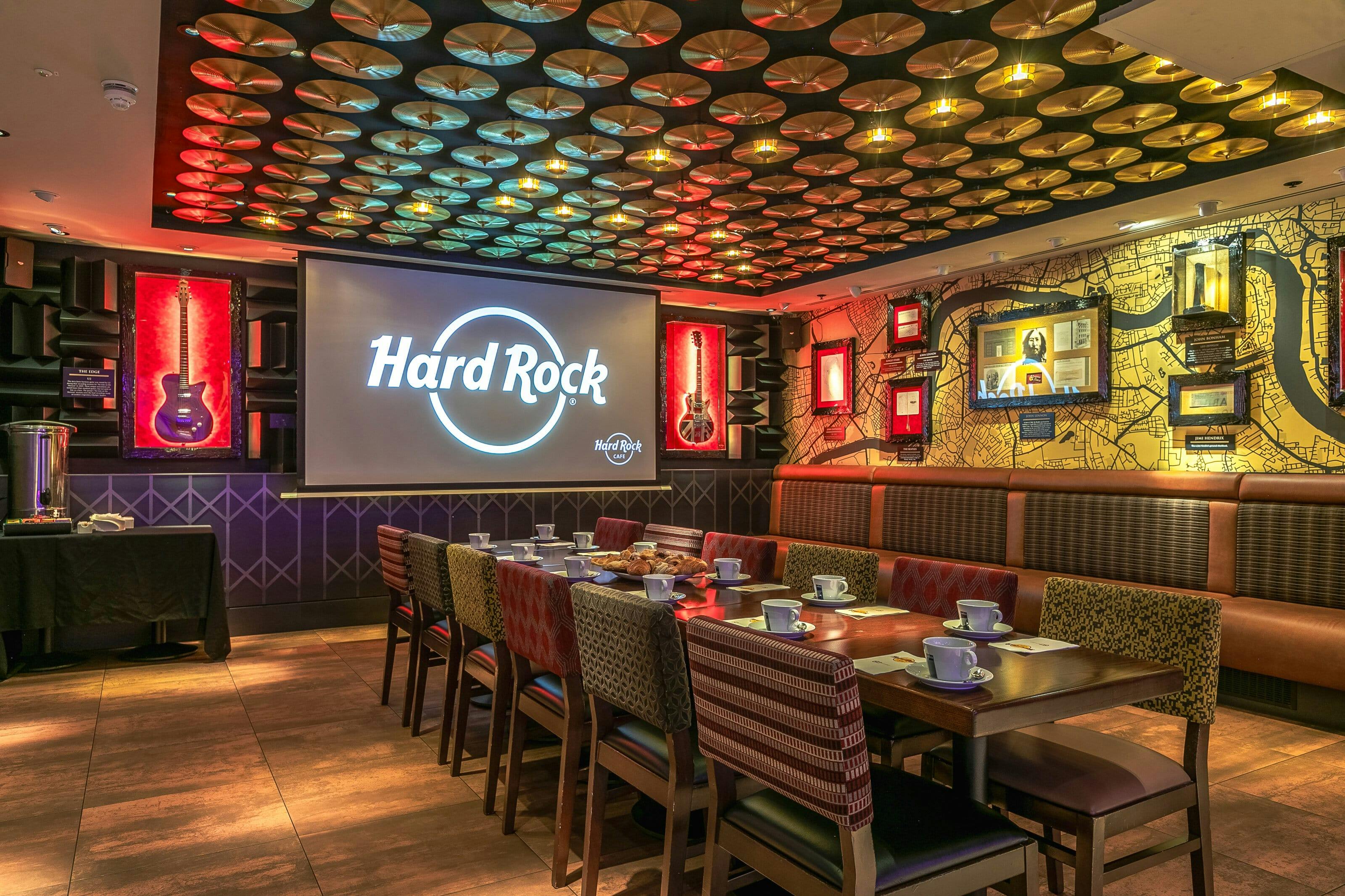 Hard Rock Cafe Piccadilly Circus - image 2