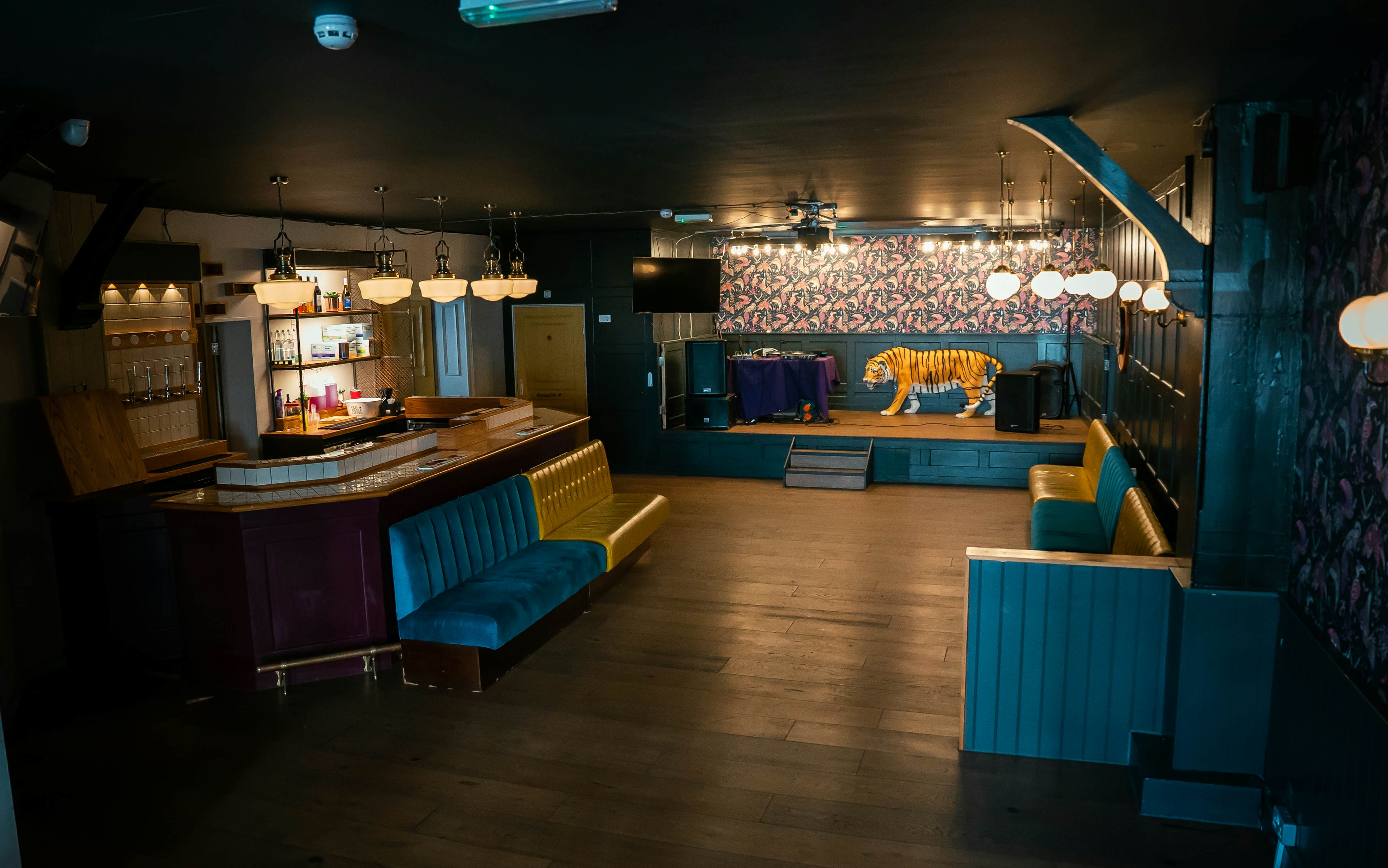 The Old Tigers Head  - Tigers Lounge image 1