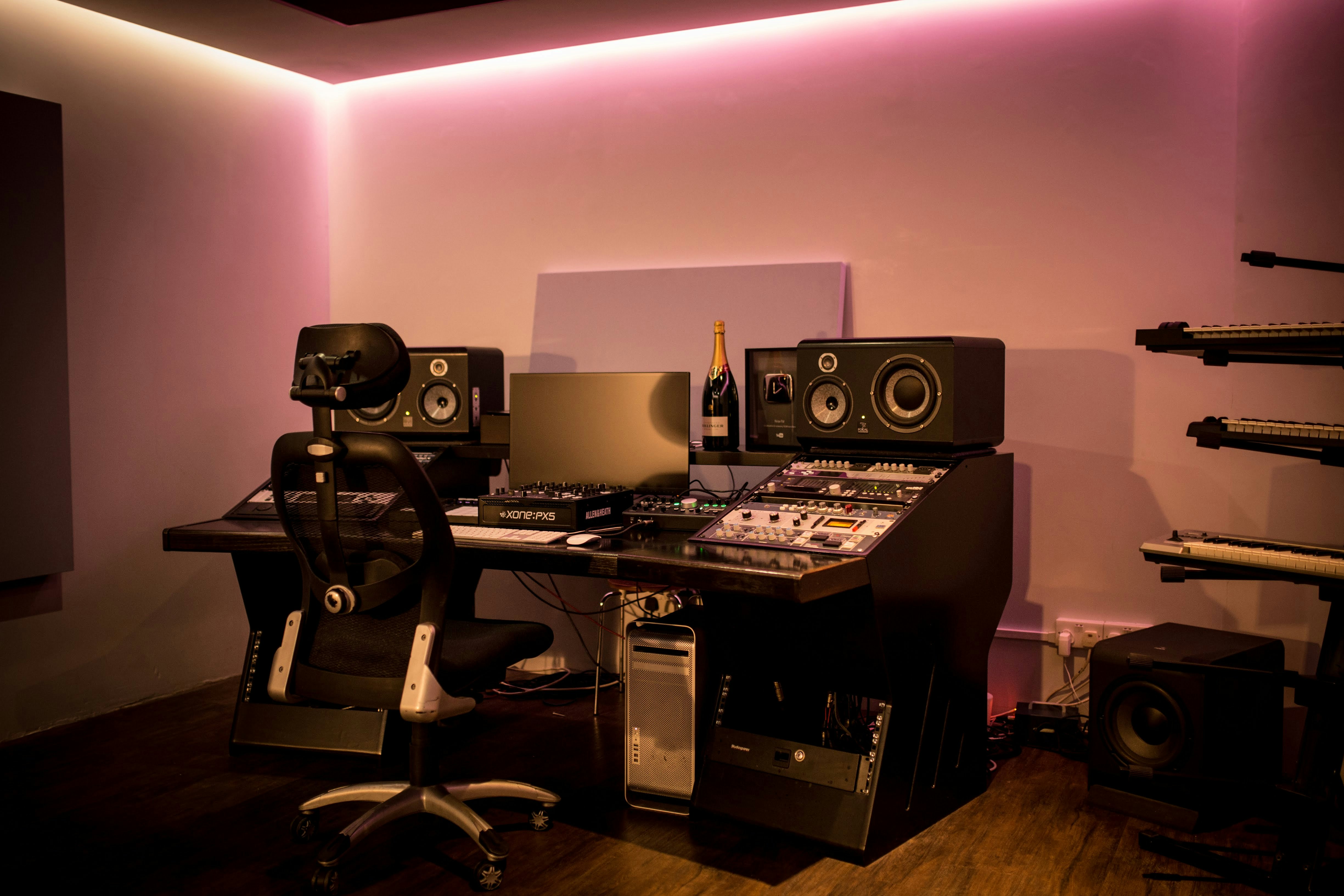 Recording Booth Venues in London - Rinse FM (Recording Studio)