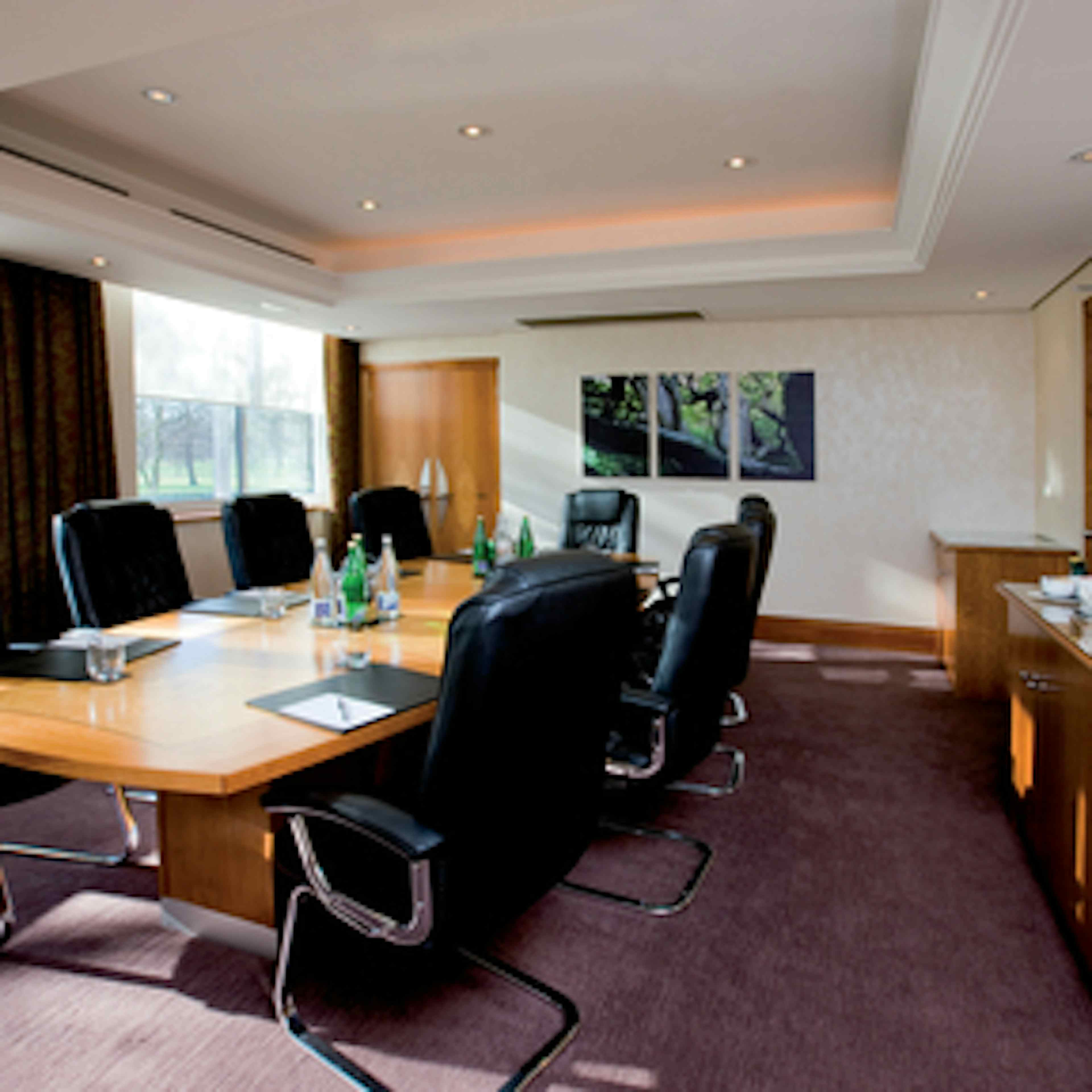 Thistle Kensington Gardens - Boardroom Meeting Room image 3