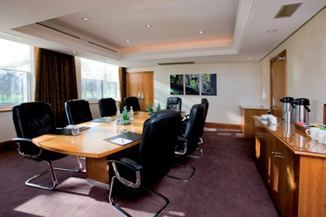 Thistle Kensington Gardens - Boardroom Meeting Room image 3