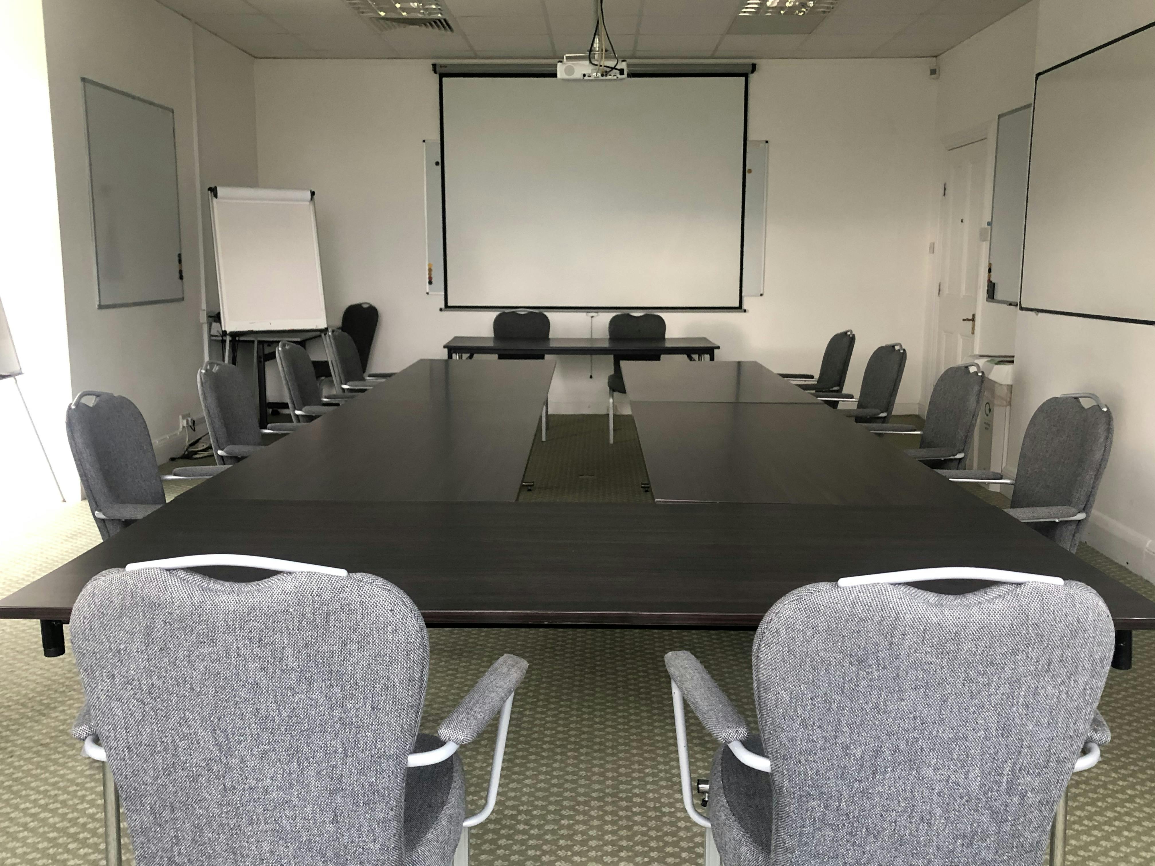 Middle Aston House - image 3