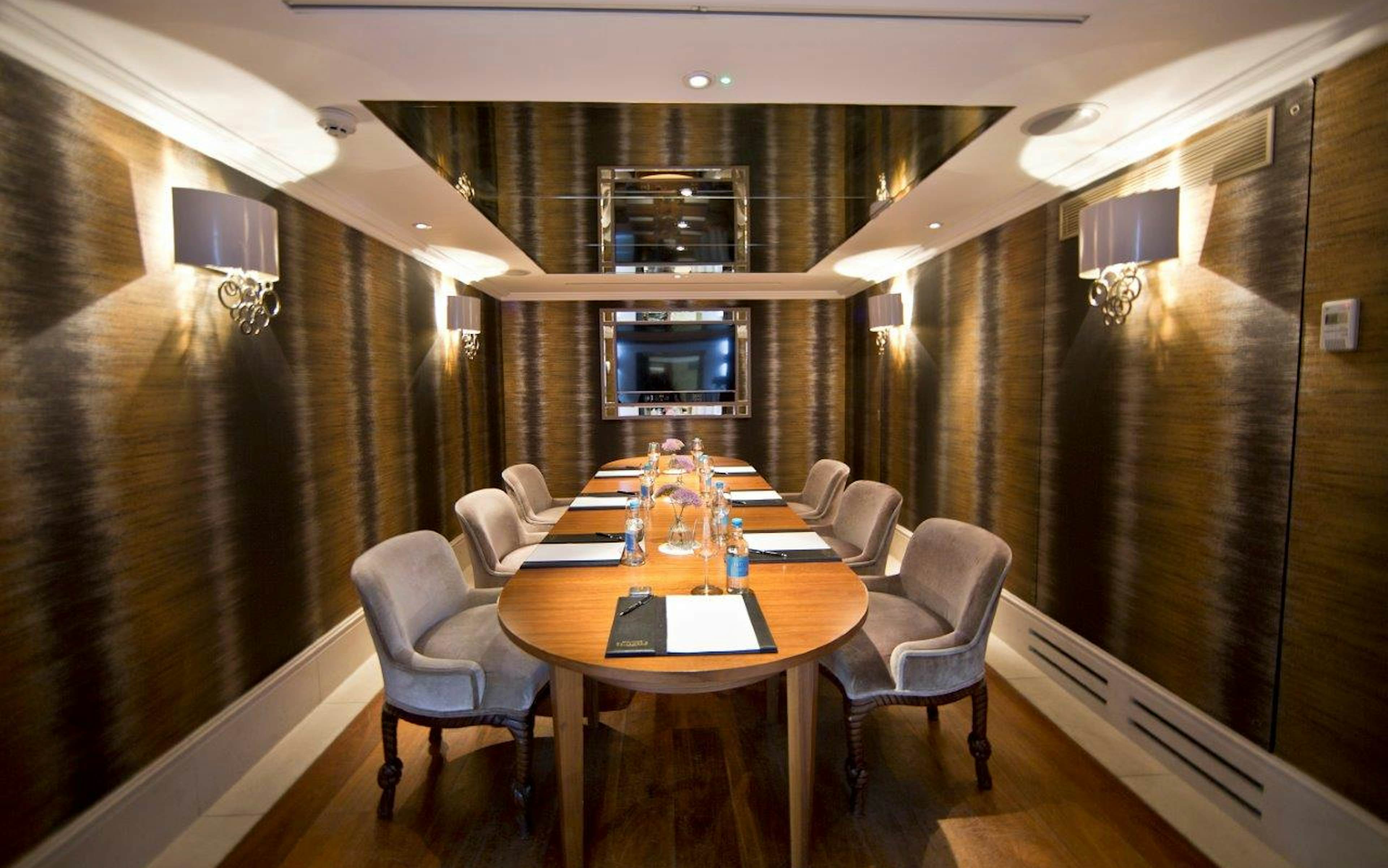 St. James's Hotel and Club - Wellington Boardroom image 1