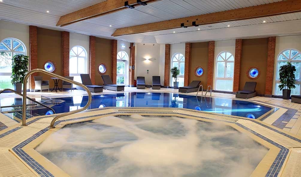 The Hogs Back Hotel and Spa - The Park Suite image 3