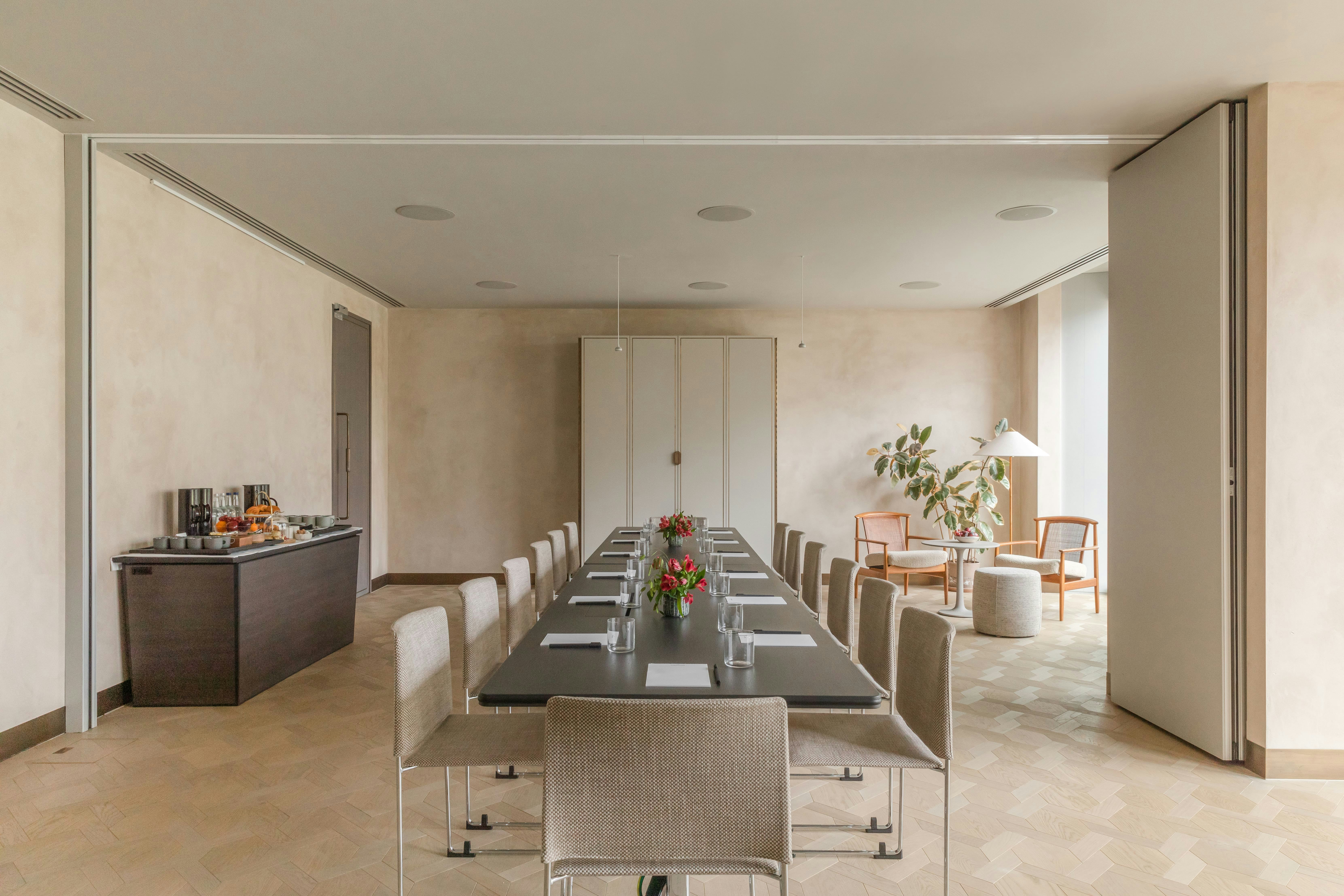 The Stratford at Manhattan Loft Gardens - Space 2 image 5