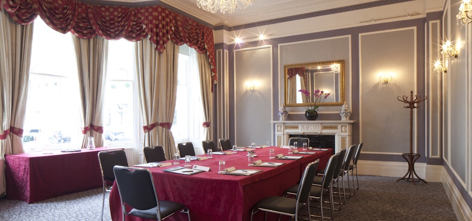 Strathmore Hotel - Library Suite  image 2