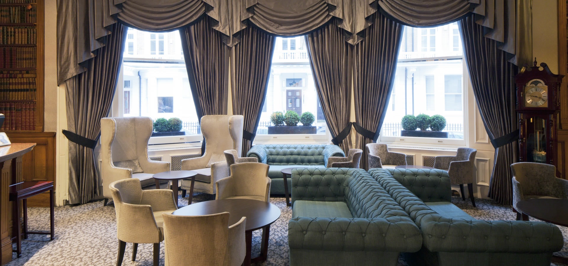 Strathmore Hotel - Study Suite image 6