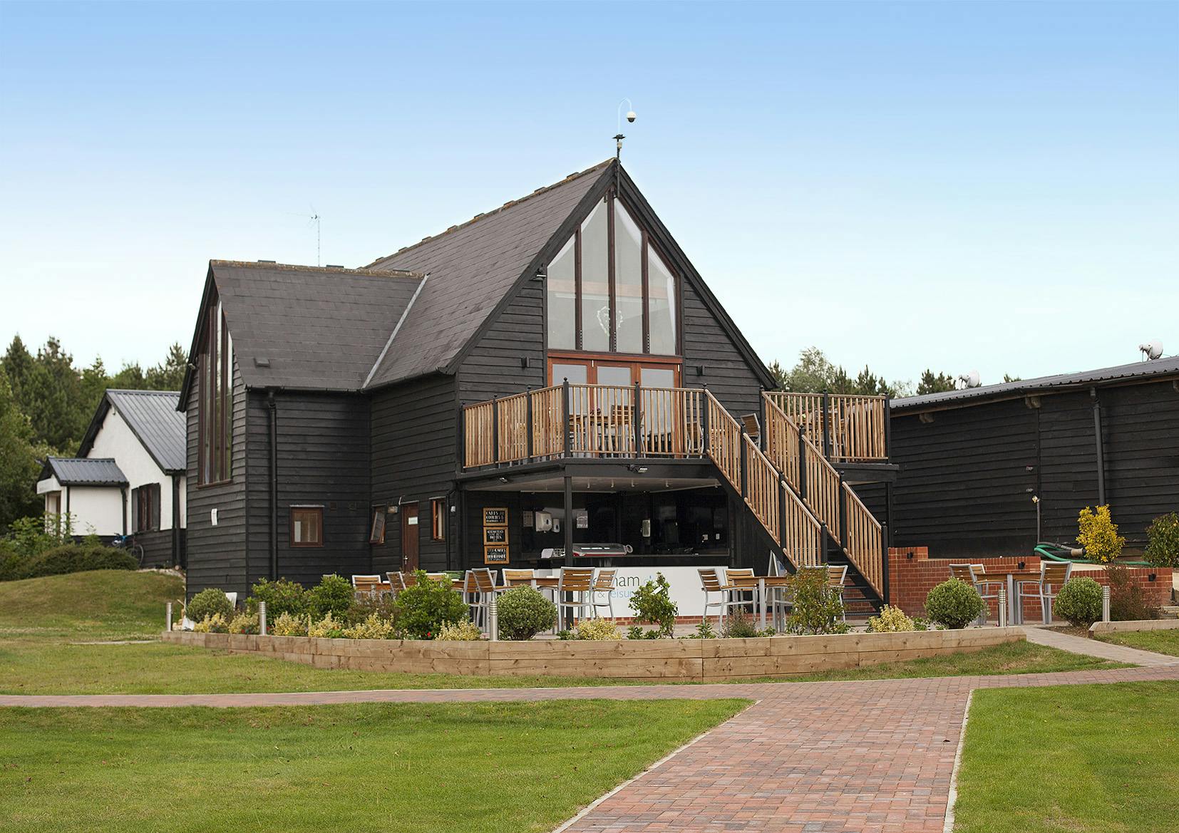 Golf World Stansted - image 1