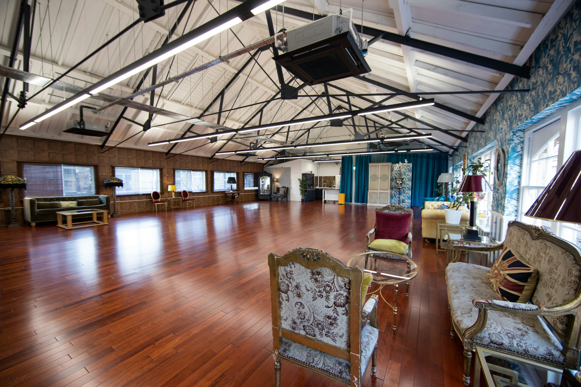 Lumiere Underwood - The New Victorian Loft and    The Chalet image 9