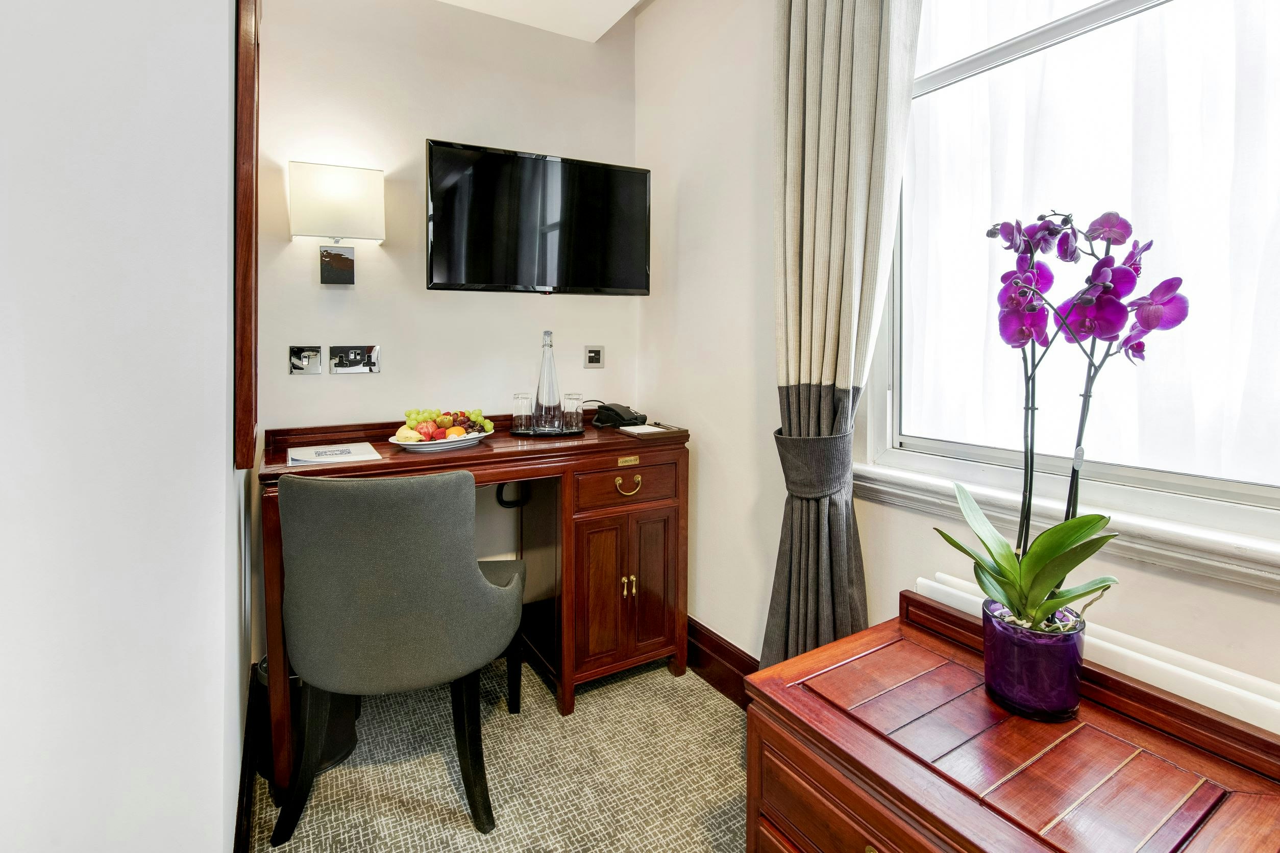 Fitzrovia Hotel - Syndicate Room image 8