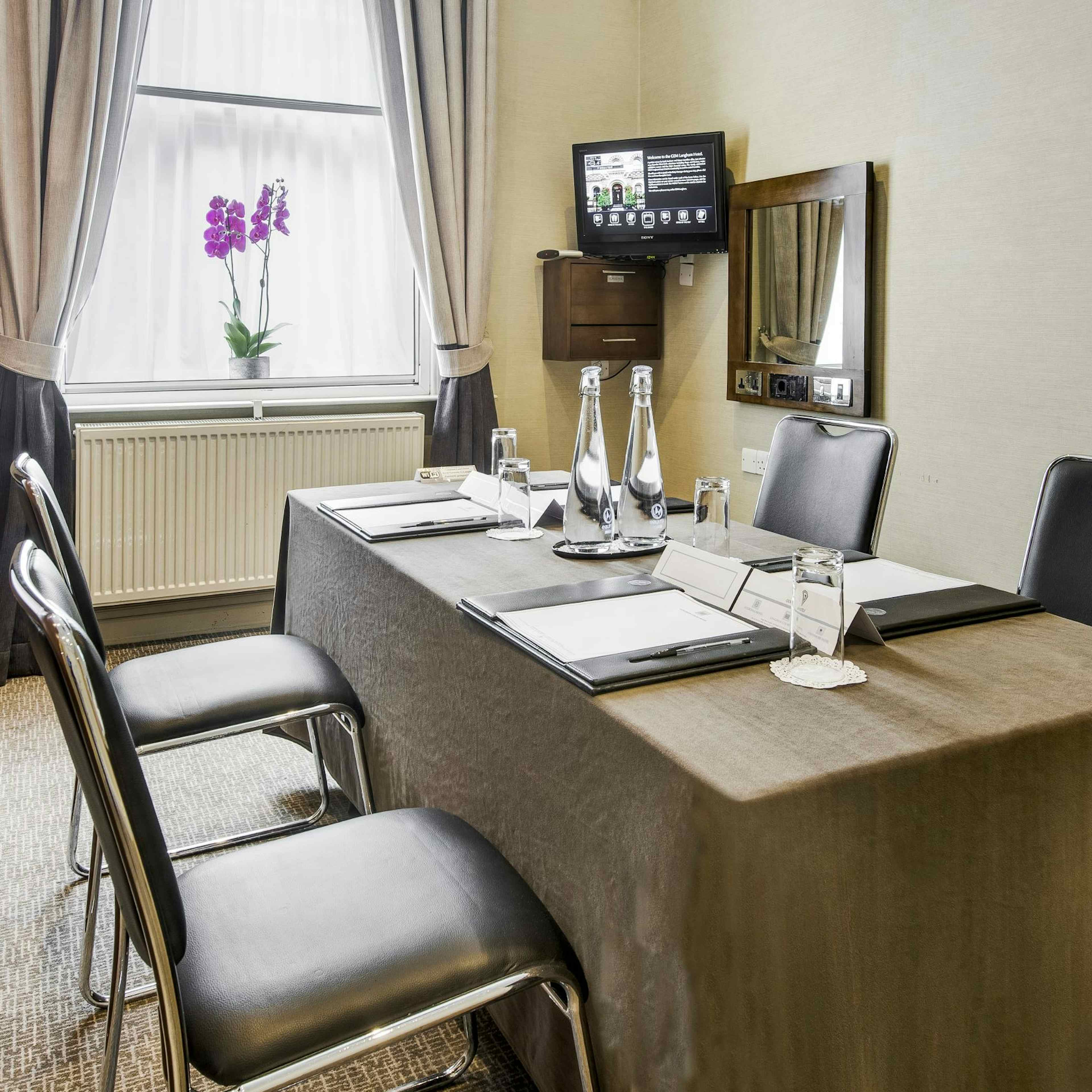 Langham Court Hotel - Syndicates Rooms image 3