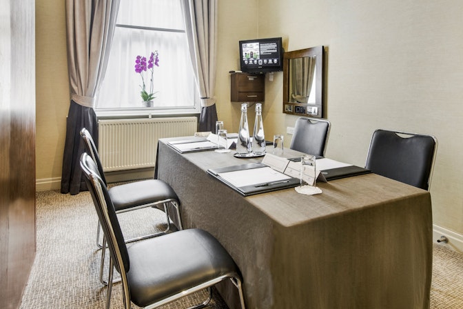 Langham Court Hotel - Syndicates Rooms image 3