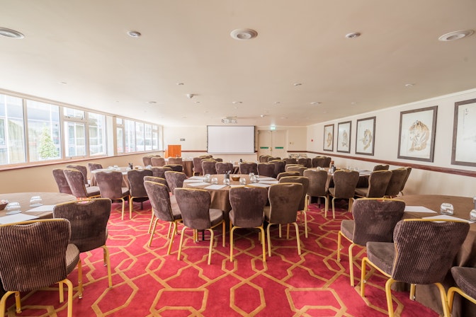 Radisson Blu Edwardian Heathrow - Private Room 11 image 3