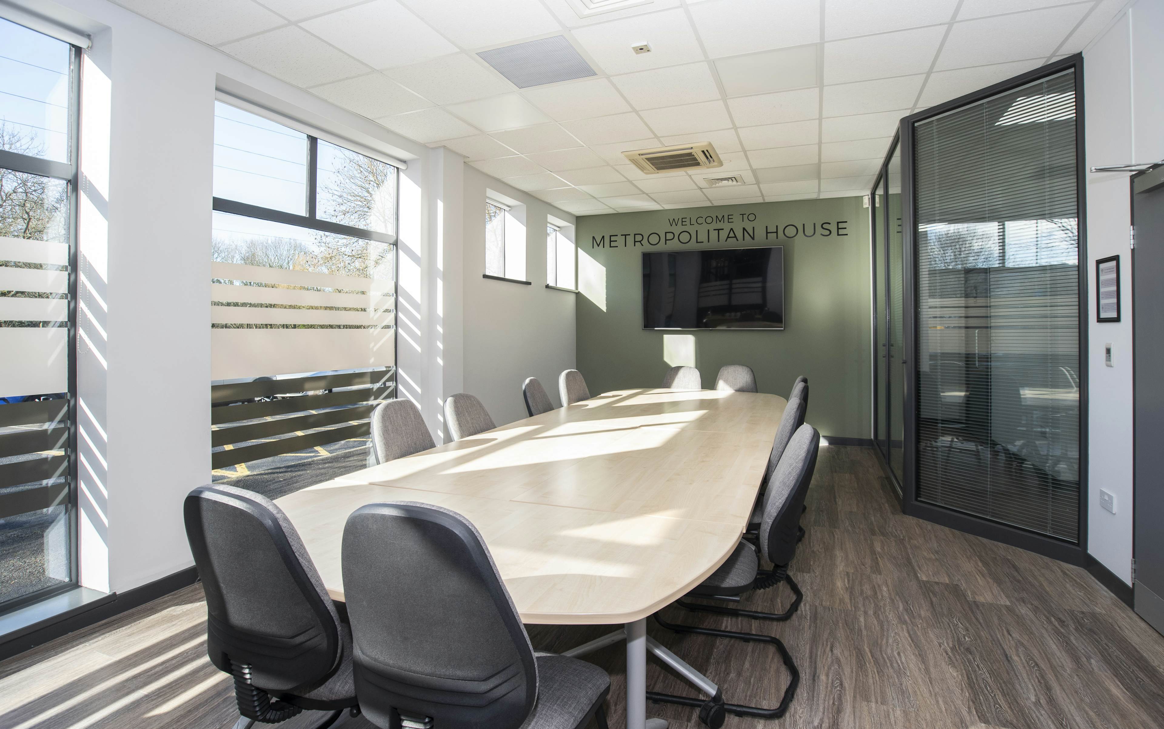 Metropolitan House Business Centre - Meeting Room image 1