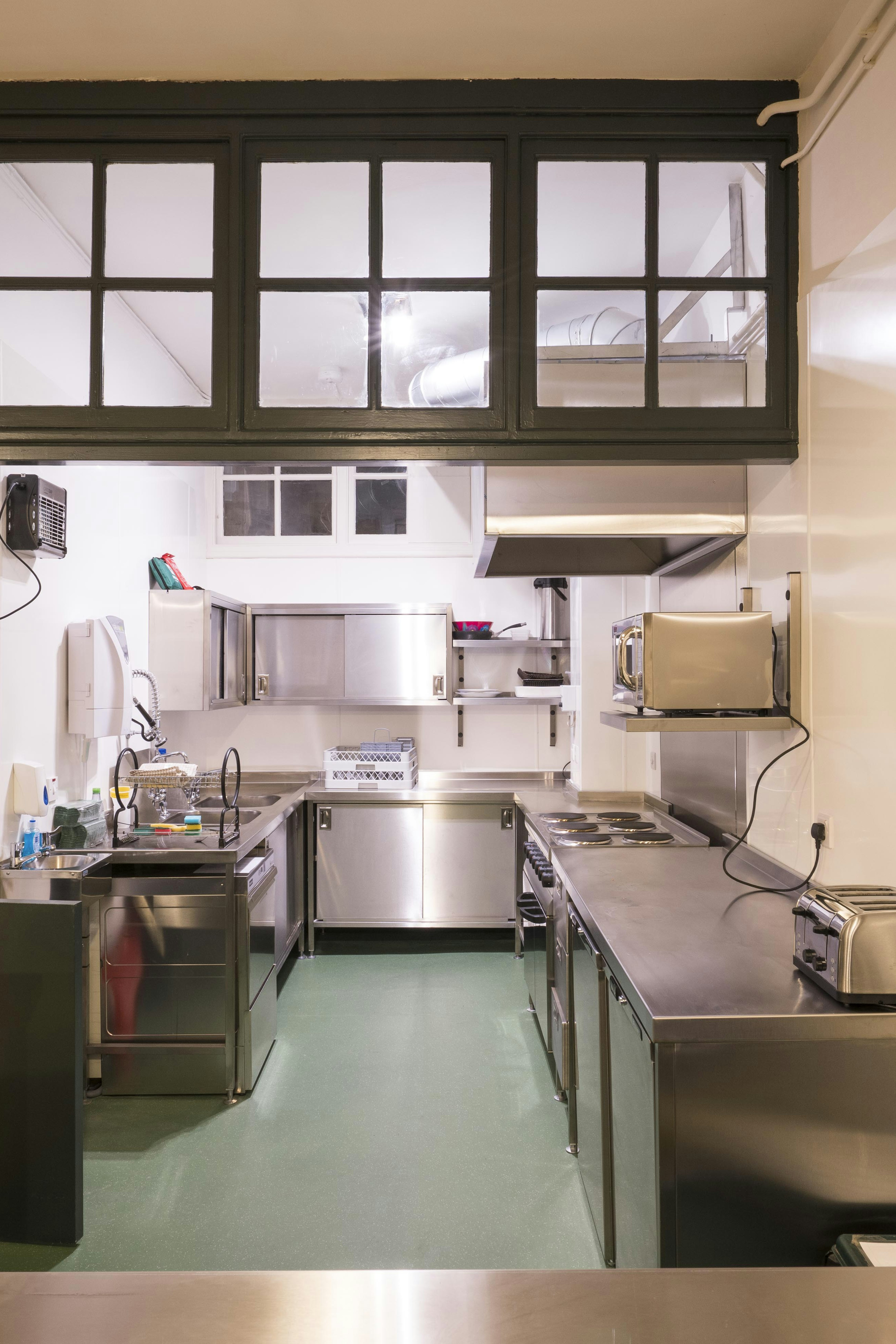 Dining  | Commercial Kitchen