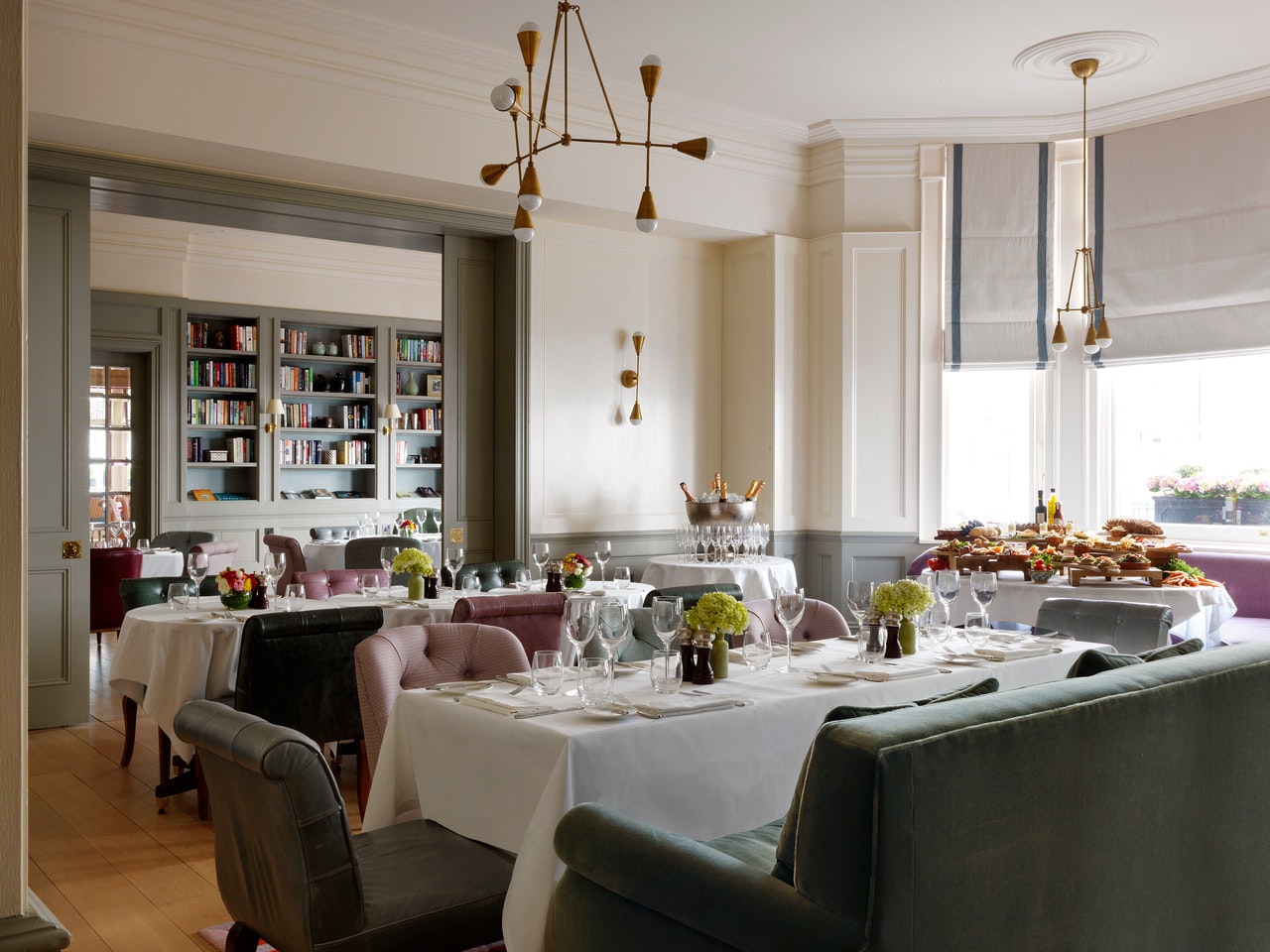 The Kensington - The White Room  image 3