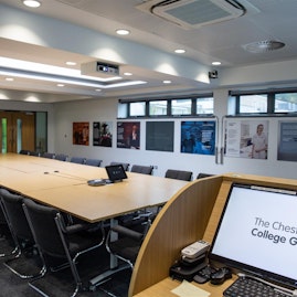 Chesterfield College - Boardroom image 4