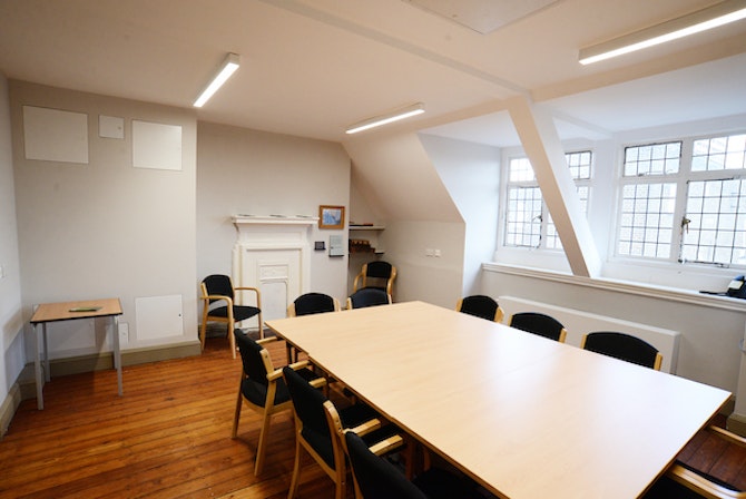 Oxford House - Settlement Room image 2