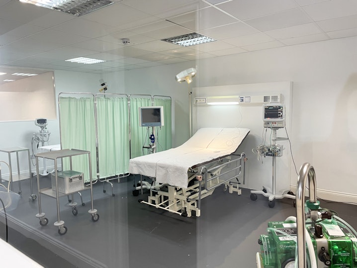 Medical GP hospital room  - WHOLE SPACE image 1