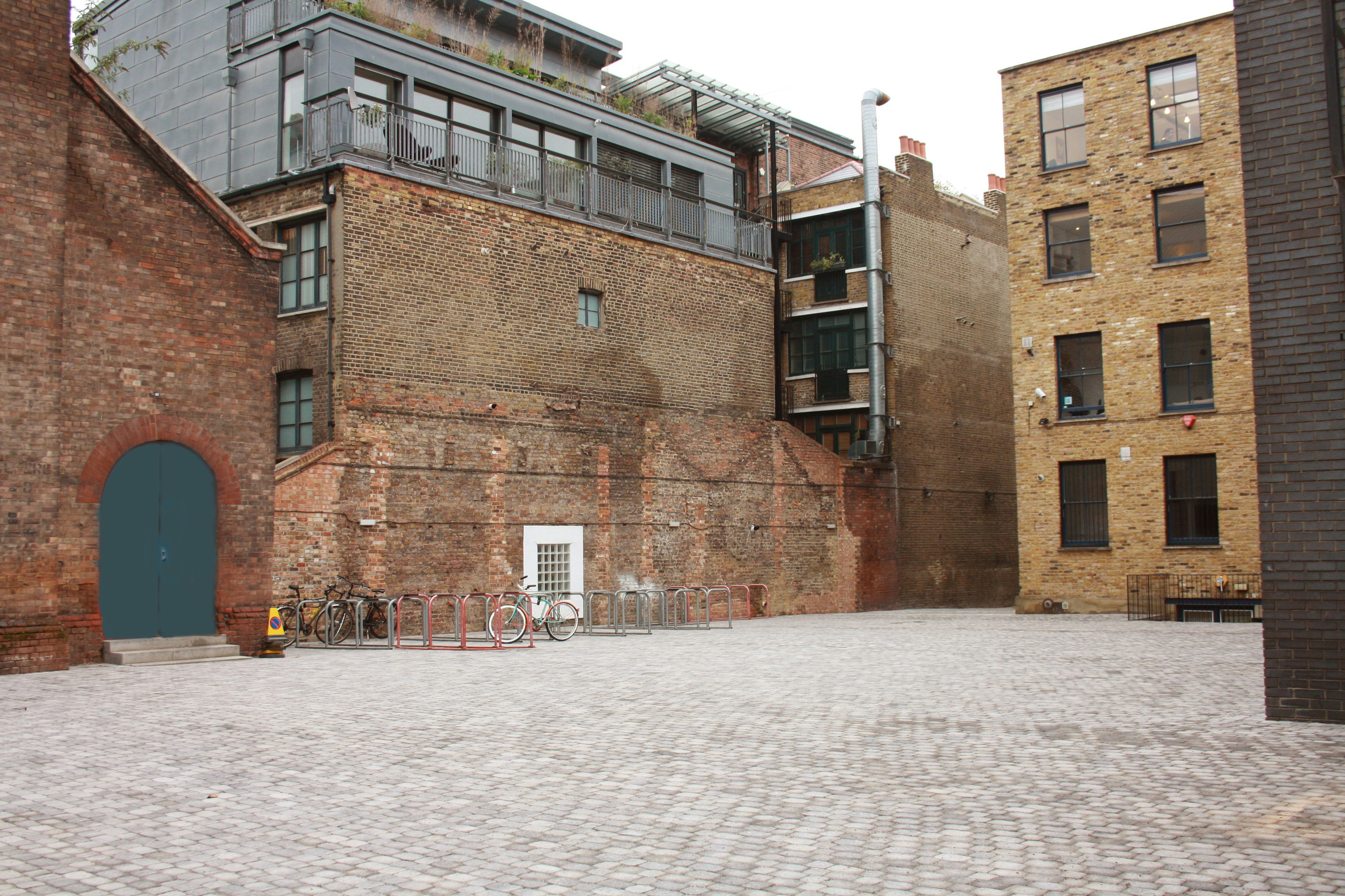 Shoreditch Electric Light Station - Courtyard image 3