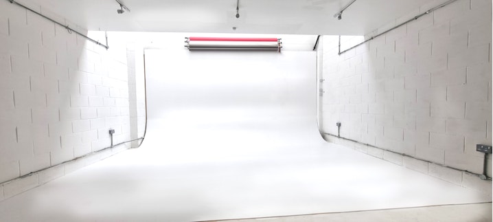Indra Studios - Daylight / Blackout Infinity Cove Photography/Video/Events Studio - Space 2 OF 3 image 1