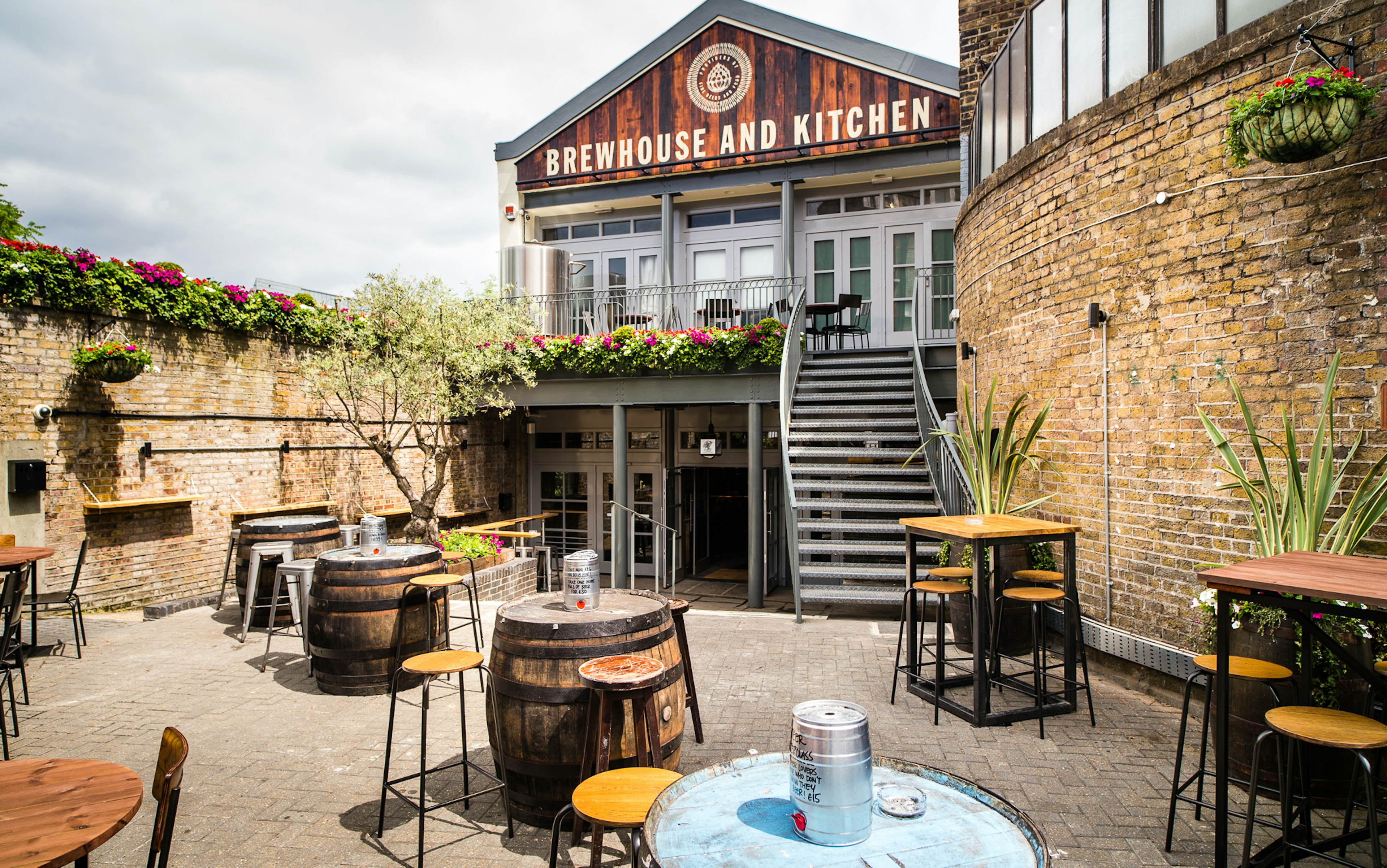 Brewhouse & Kitchen Highbury - image 1