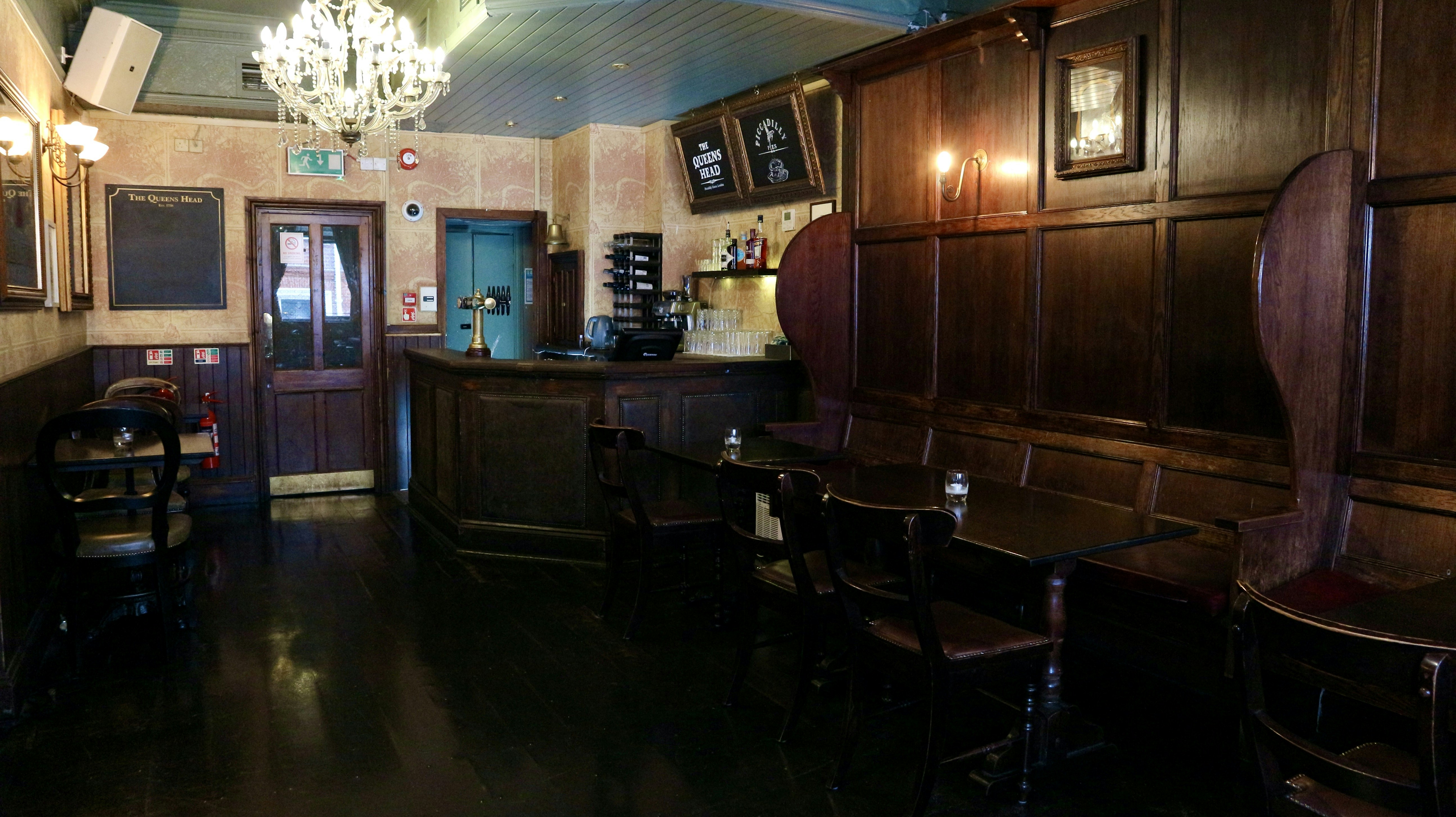 The Queens Head - Function Room image 2
