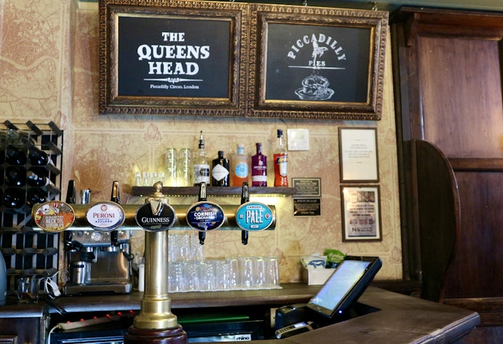 The Queens Head - Function Room image 1