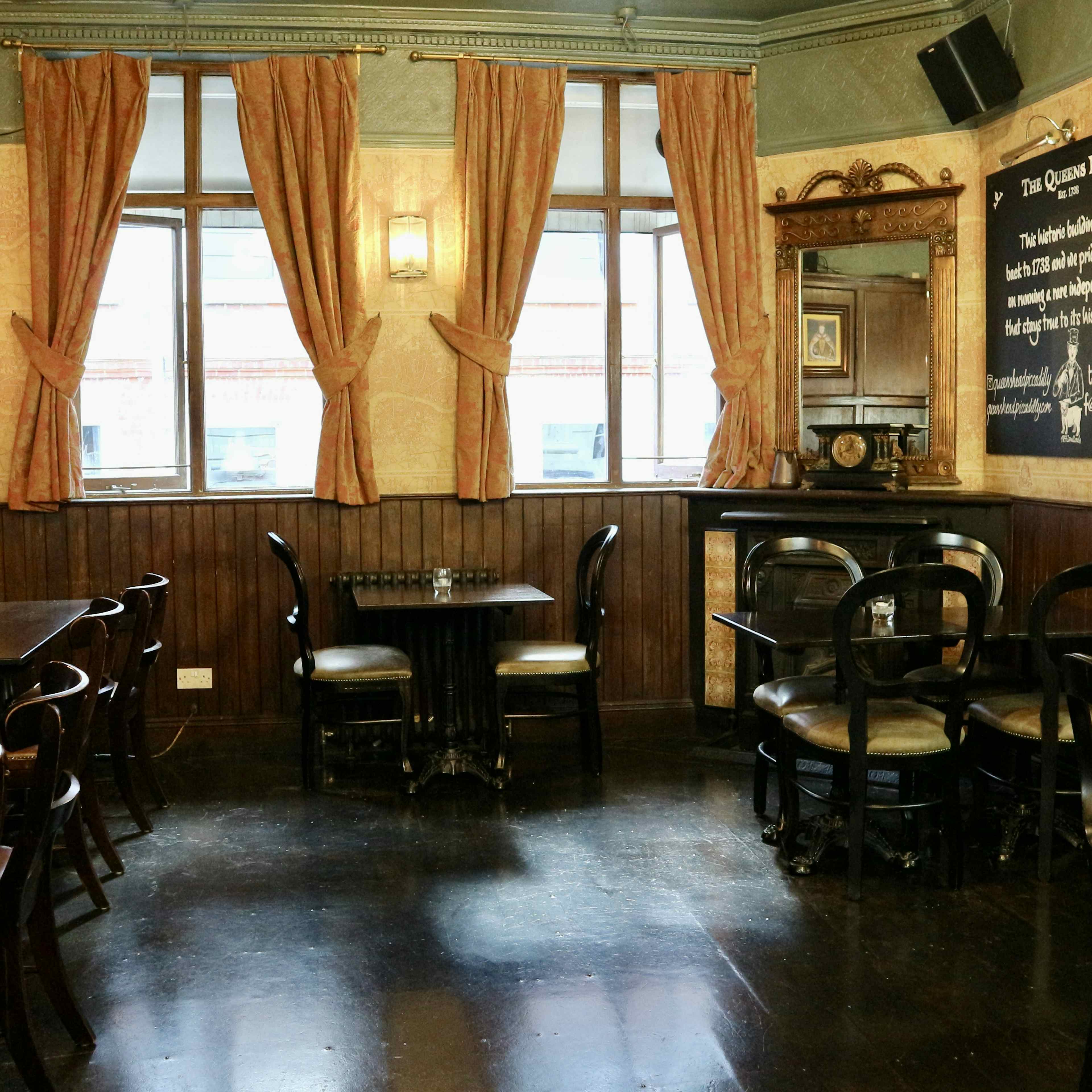 The Queens Head - Function Room image 3