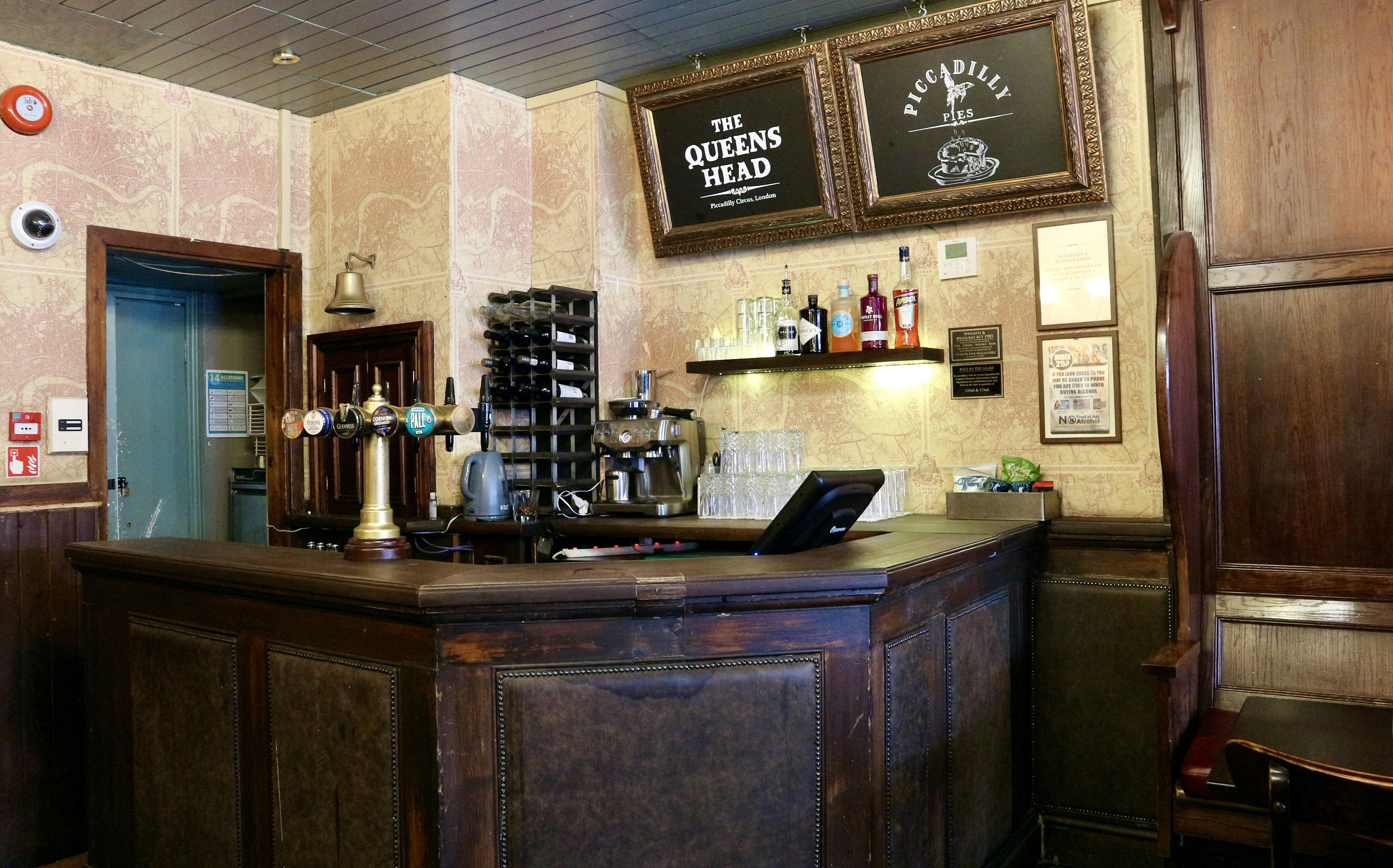 The Queens Head - Function Room image 6