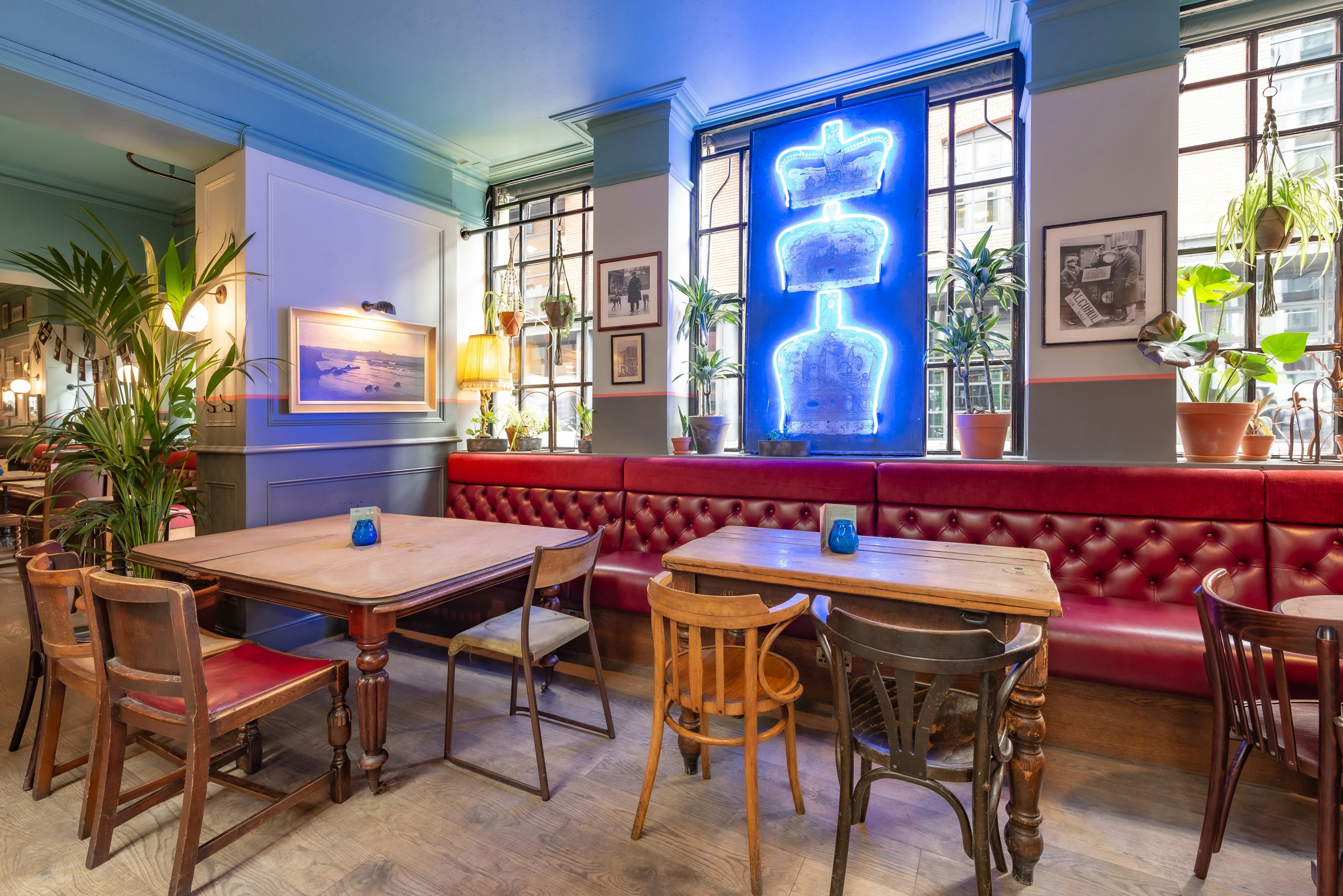 Three Crowns - Dining Room image 3
