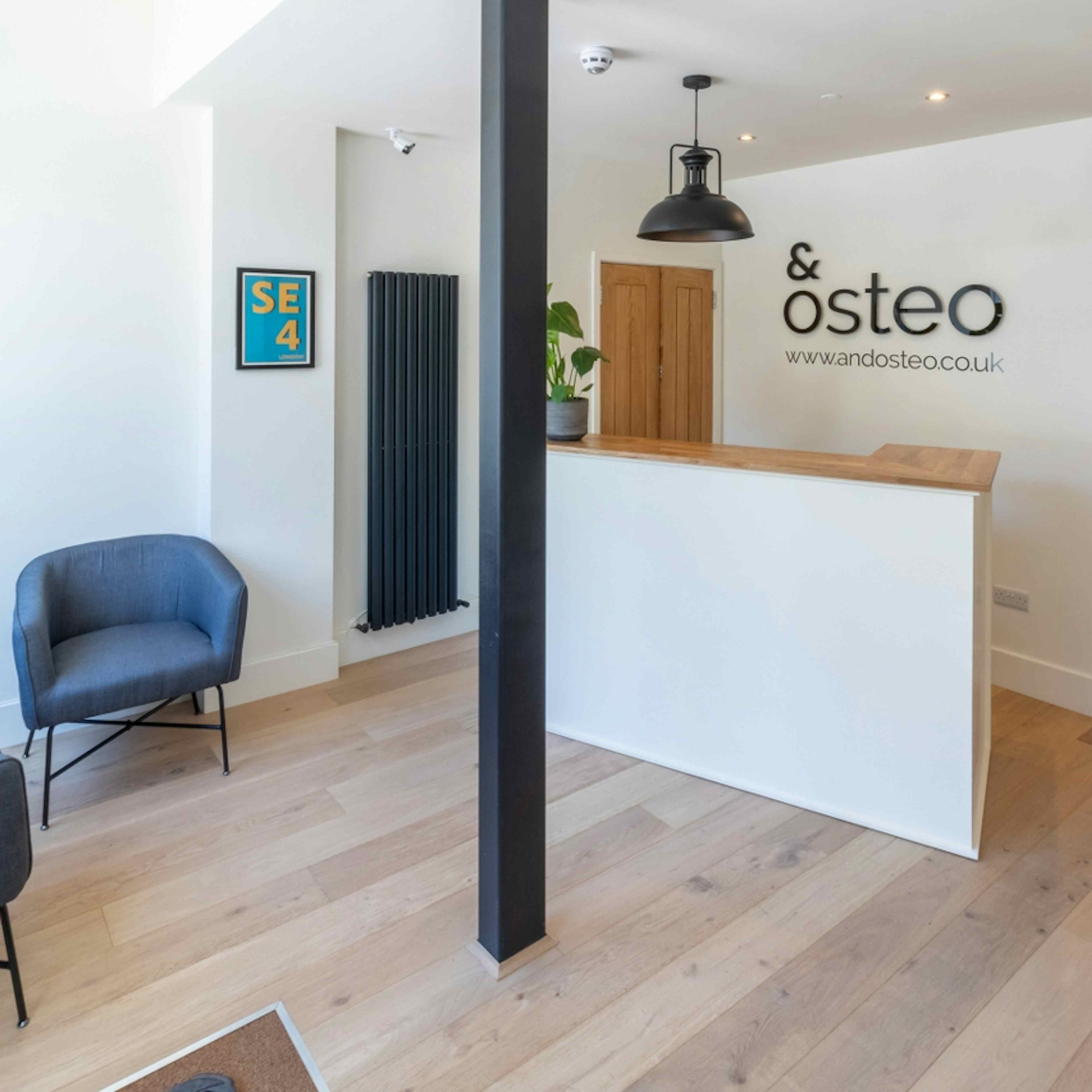 &osteo - Therapy room image 2