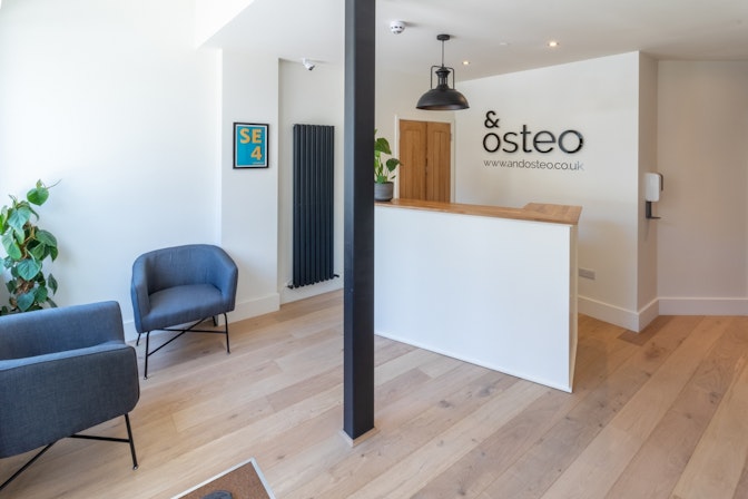 &osteo - Therapy room image 2
