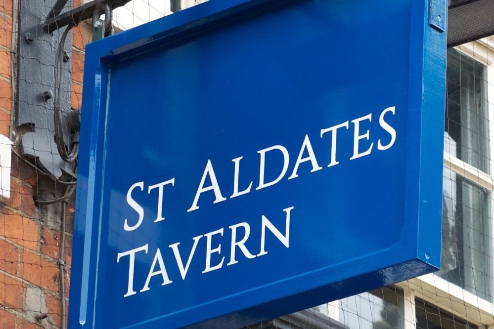 St Aldates Tavern - The Blue Room image 3