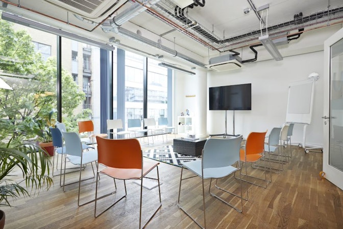 Wallacespace Clerkenwell Green - Tin image 3