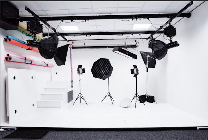 Mavro Worldwide Studios - Black Out Film/Photo Studio In SE London image 3