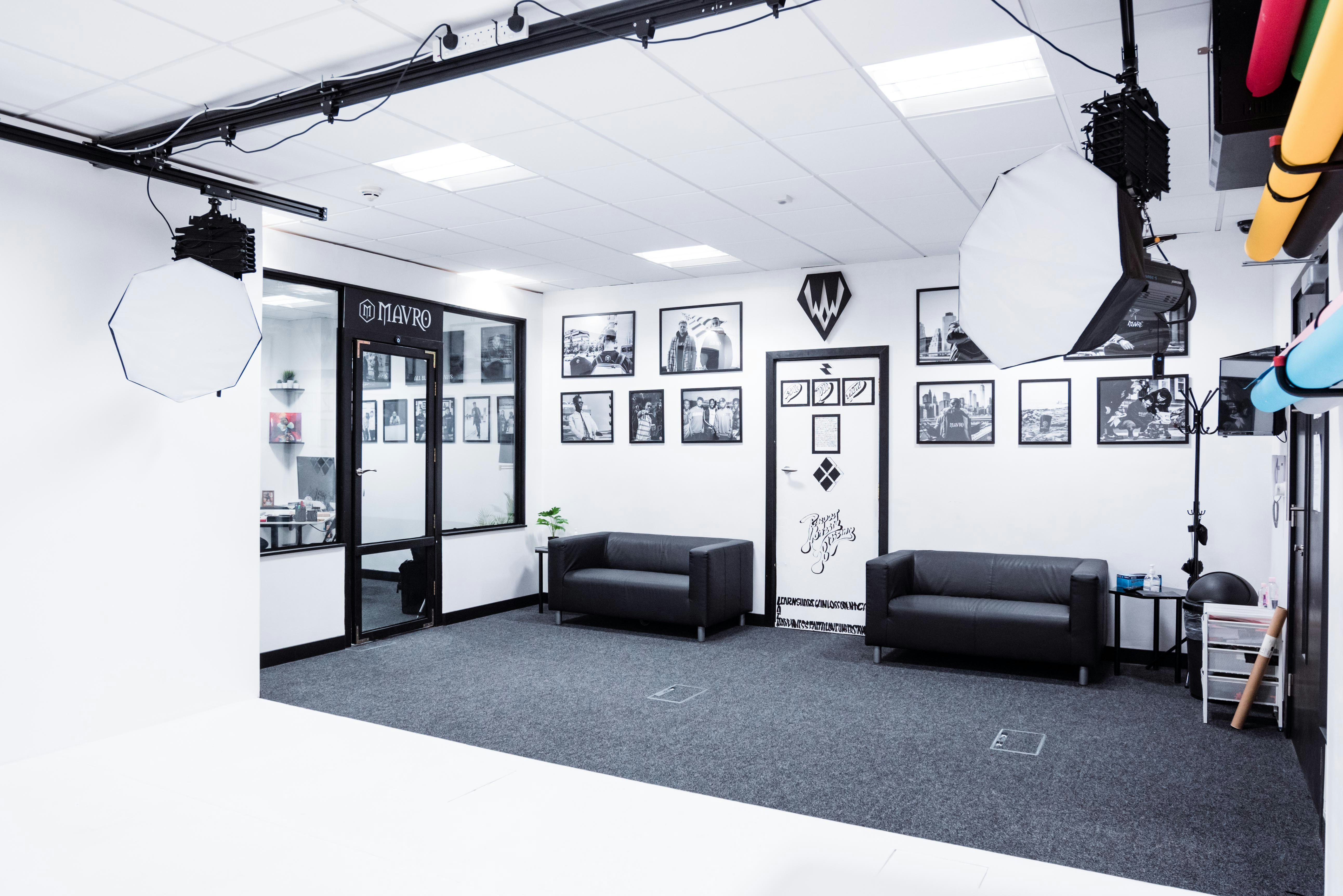 Mavro Worldwide Studios - Black Out Film/Photo Studio In SE London image 2