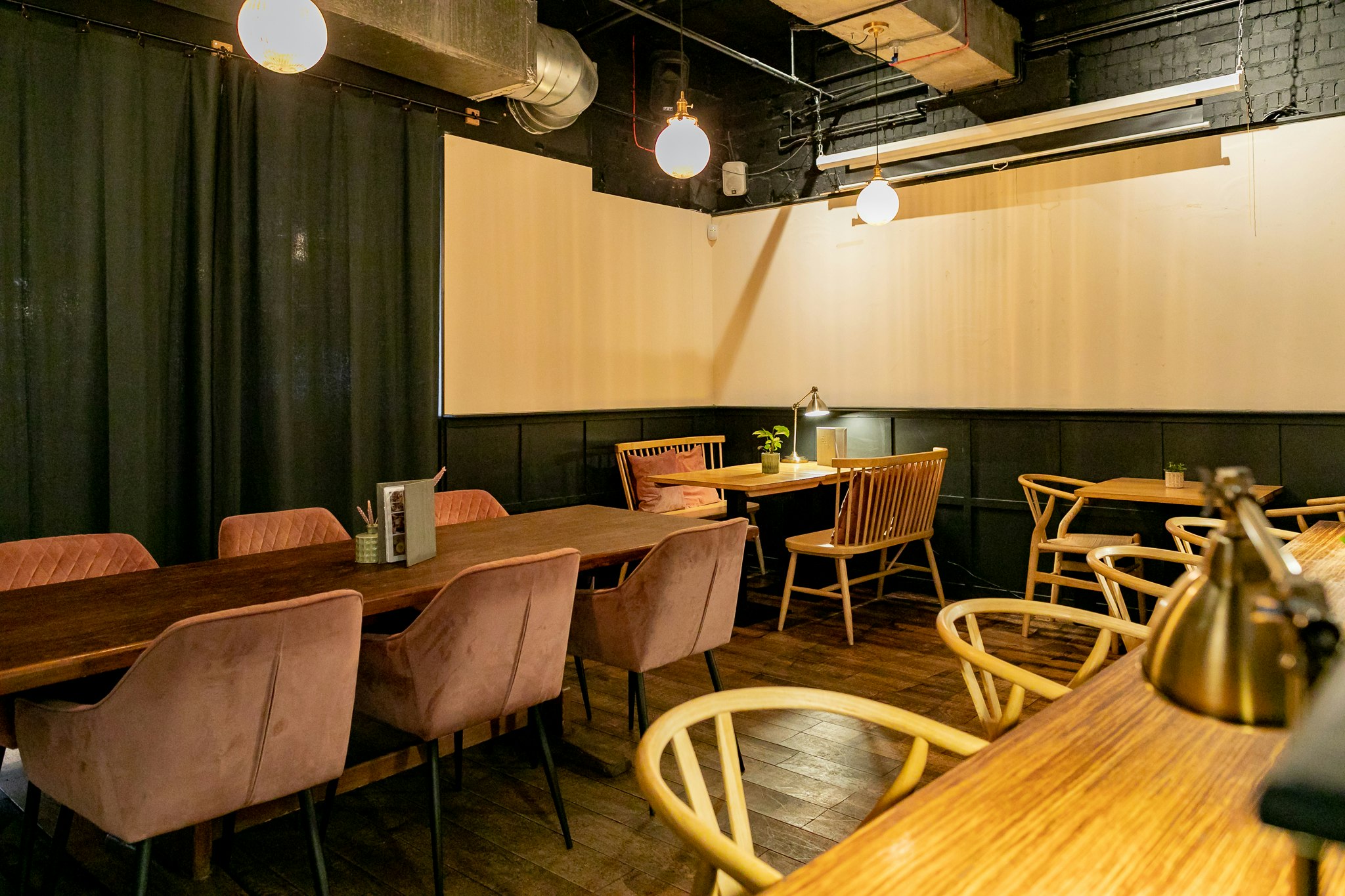 SW16 Bar and Kitchen  - Snug  image 2